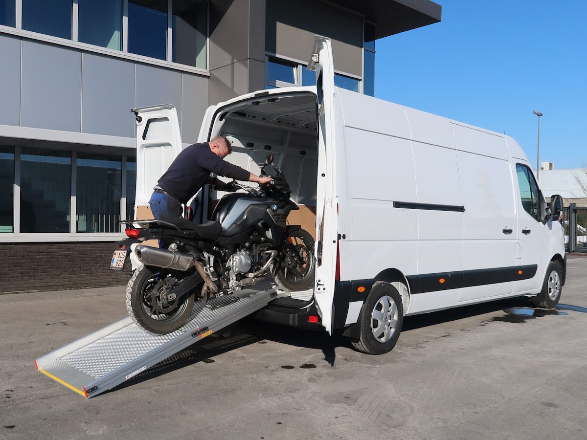 Portability is one of the most crucial attributes for buying the right van ramp. Suitcase-style and 4-panel folding ramps for vans ensure that never have to leave home without your ramp, or that you’ll ever arrive at a location where you expect to have a ramp, but don’t.