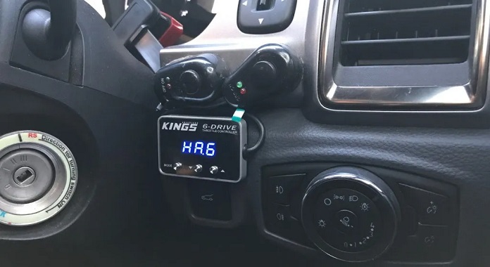 throttle controller with display screen